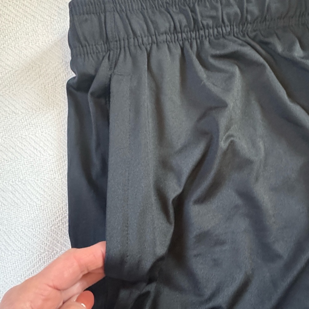 Men’s Under Armour Black Athletic Shorts 3XL - Picture 8 of 9